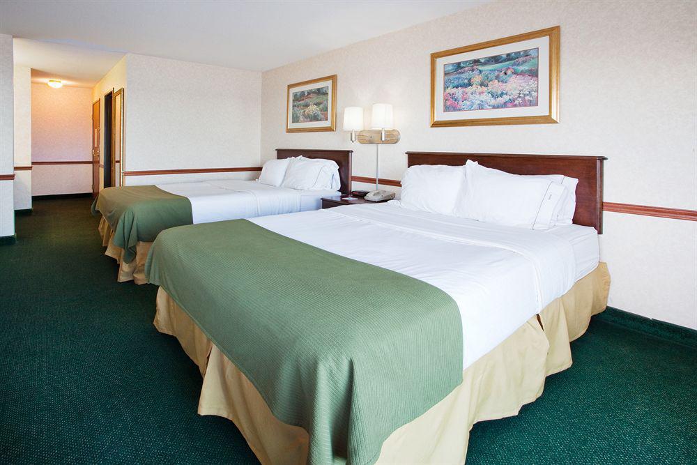 Holiday Inn Express St Ignace-Lake Central By Ihg Saint Ignace Δωμάτιο φωτογραφία