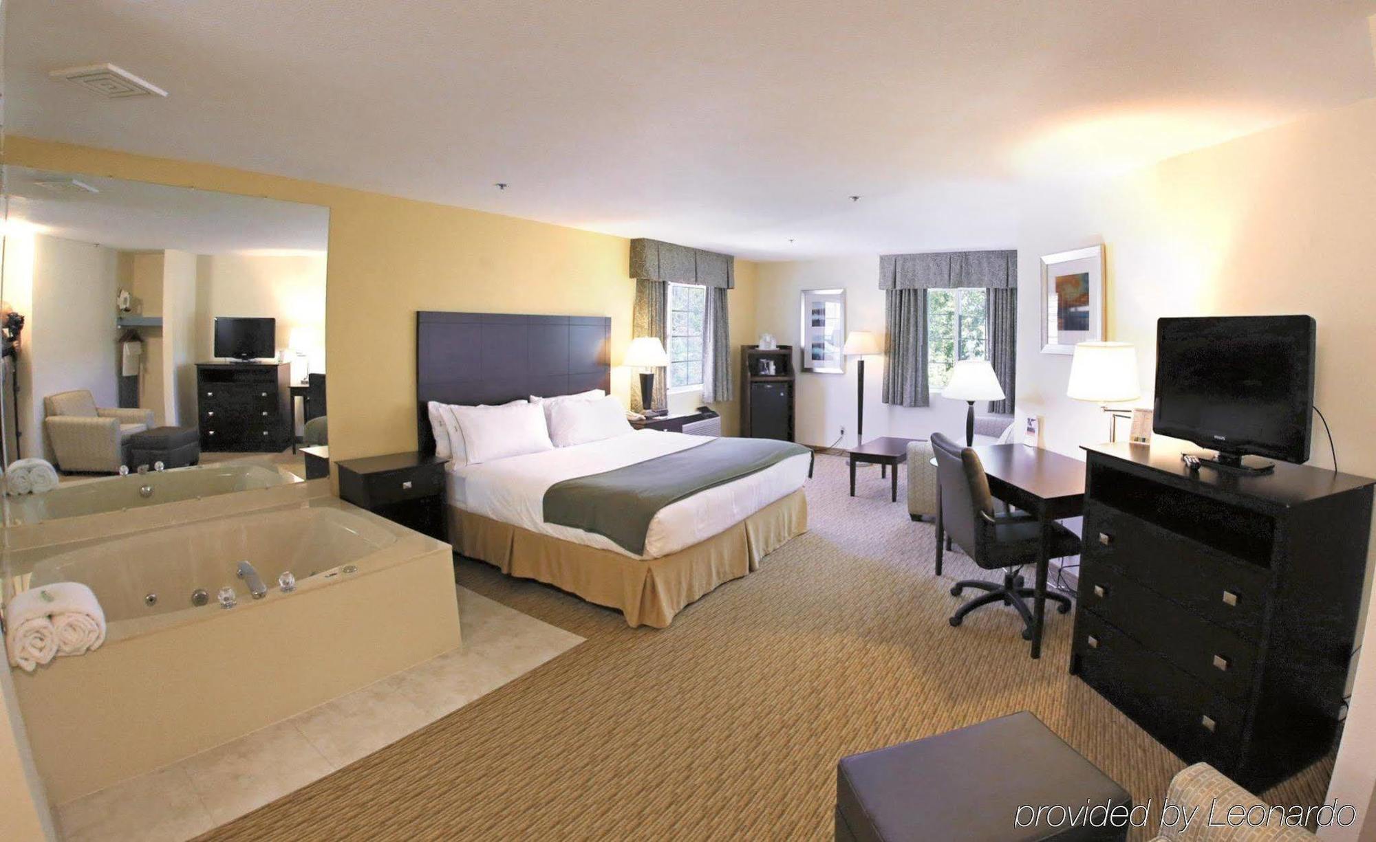 Holiday Inn Express St Ignace-Lake Central By Ihg Saint Ignace Εξωτερικό φωτογραφία